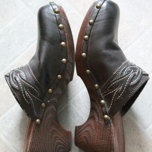 Dark Brown cushioned clog size 8 ★★★★★